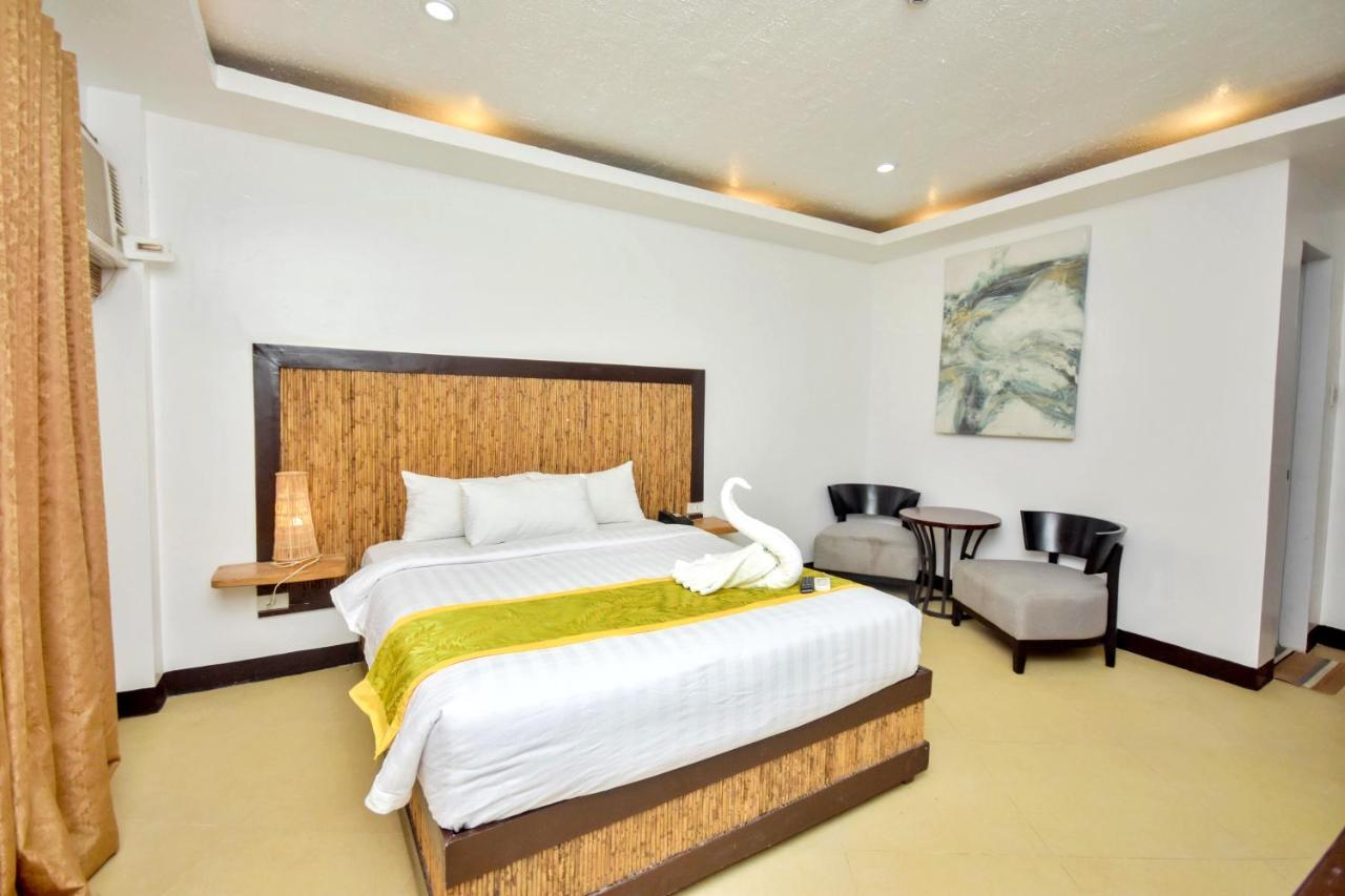 Bamboo Beach Resort & Restaurant Manoc-Manoc Екстериор снимка