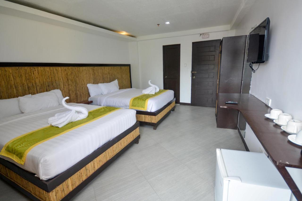 Bamboo Beach Resort & Restaurant Manoc-Manoc Екстериор снимка