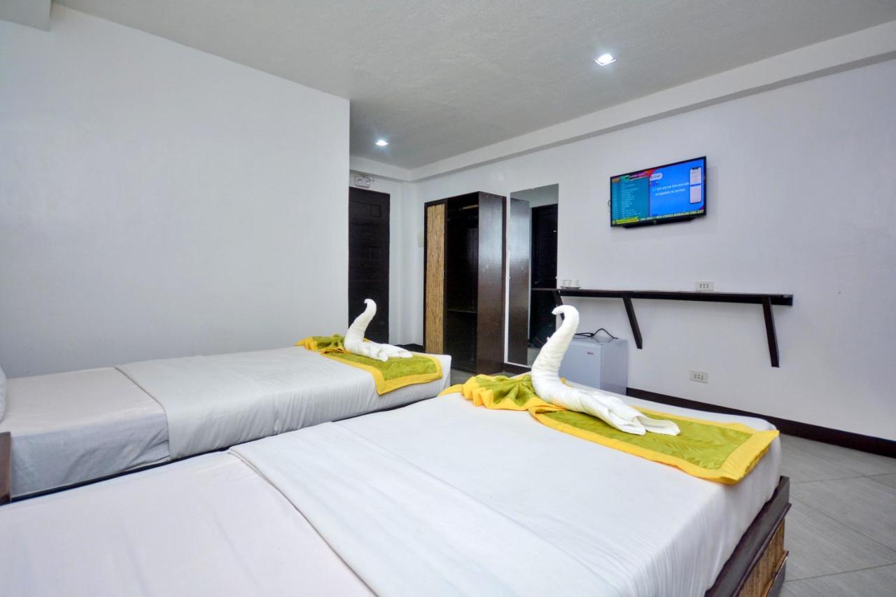 Bamboo Beach Resort & Restaurant Manoc-Manoc Екстериор снимка