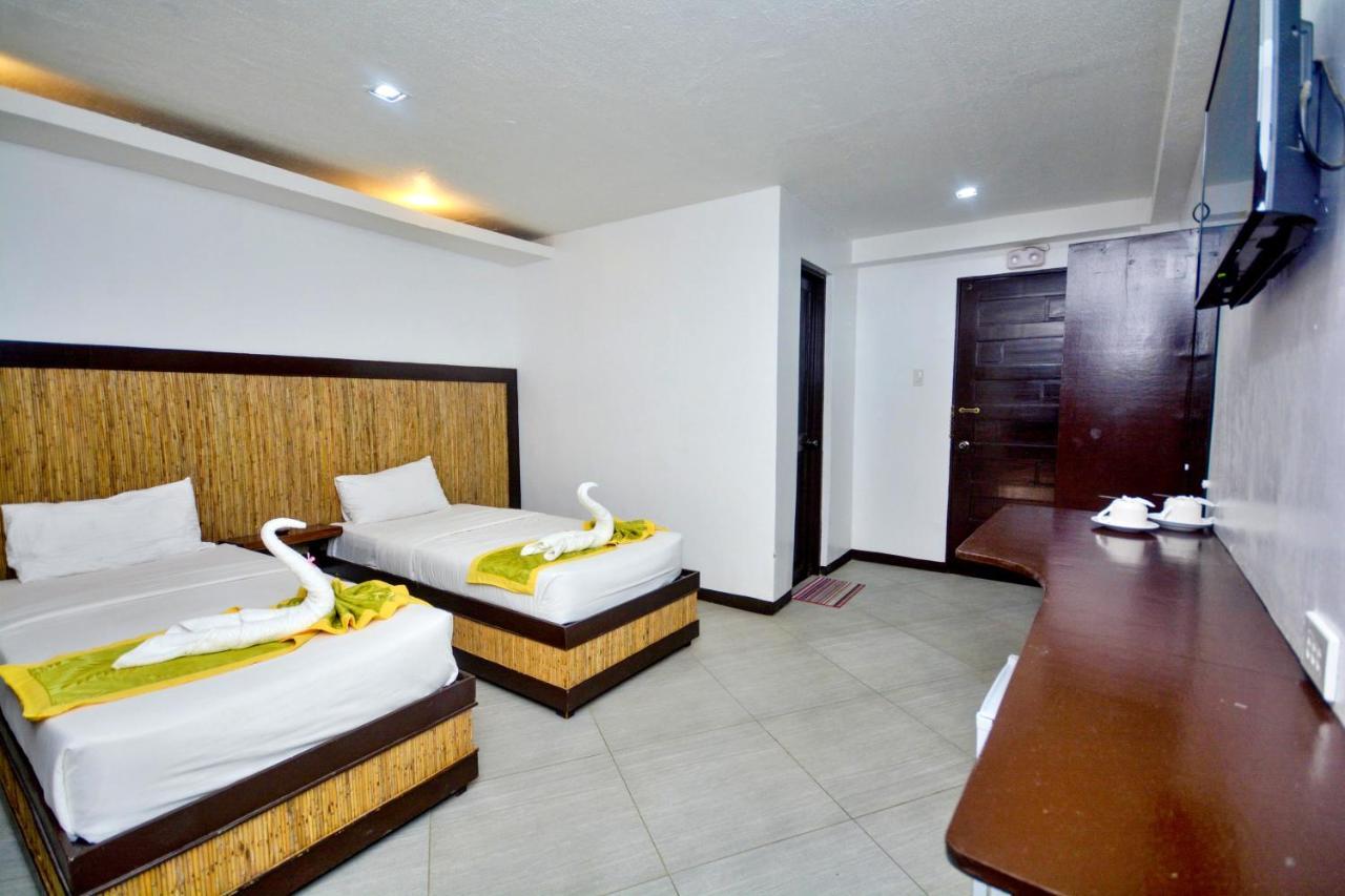 Bamboo Beach Resort & Restaurant Manoc-Manoc Екстериор снимка