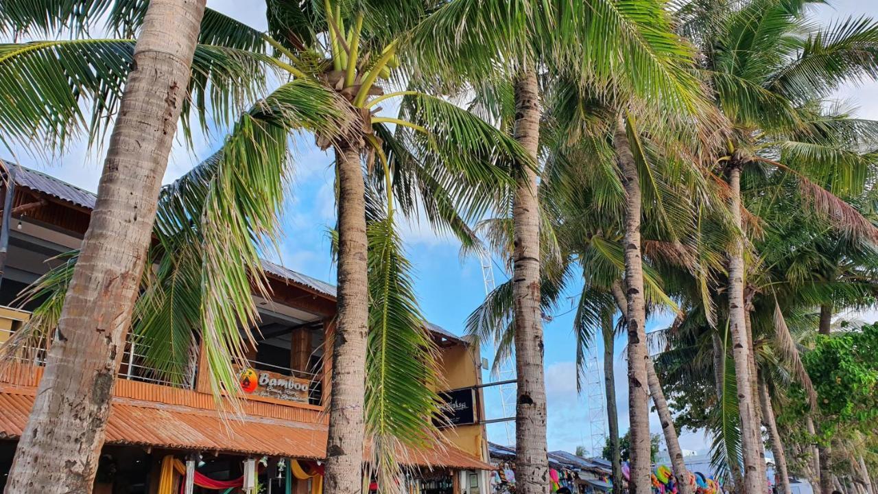 Bamboo Beach Resort & Restaurant Manoc-Manoc Екстериор снимка